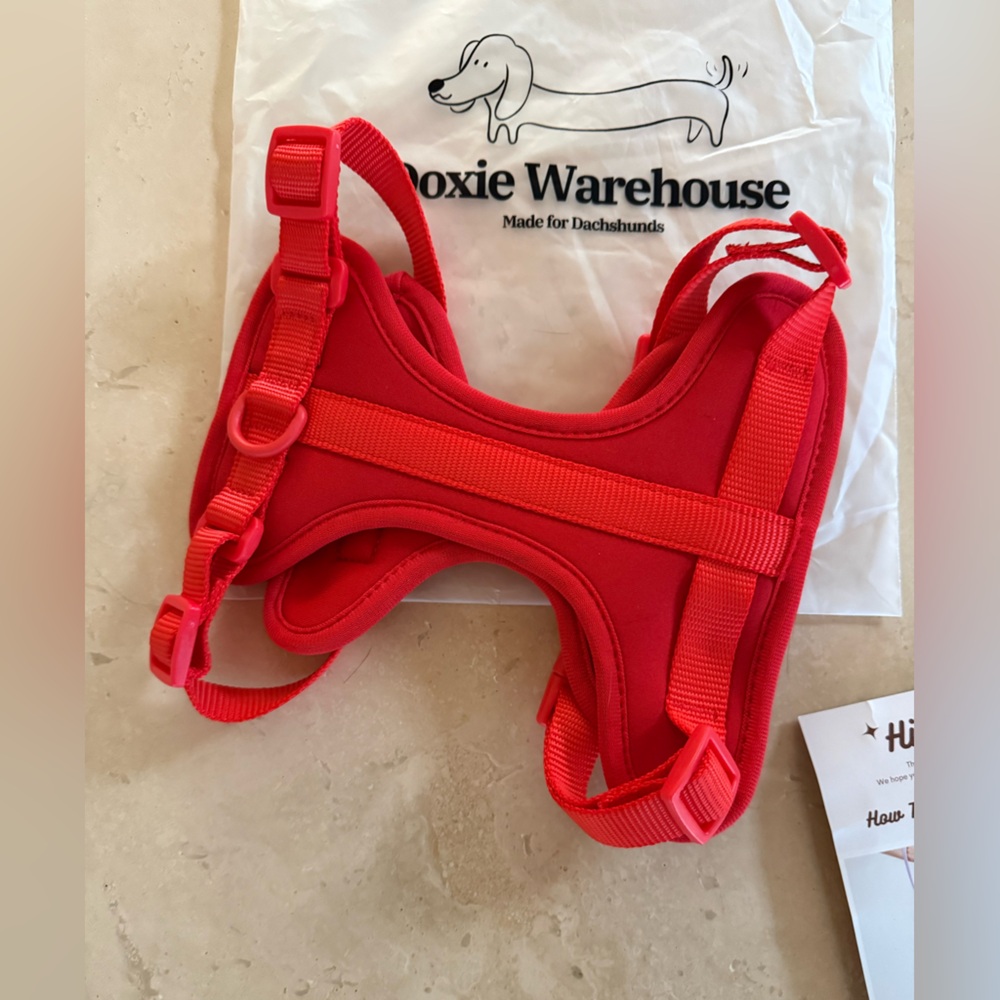 Doxie Warehouse Red Dog Harness and Leash Set with Waste Bag Holder S - Picture 5 of 6